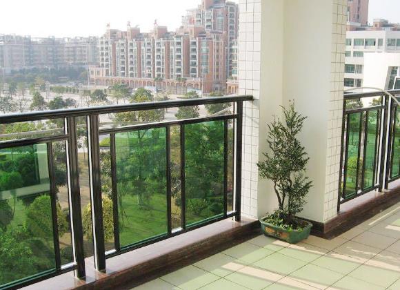 陽臺欄桿優(yōu)勢及施工要點